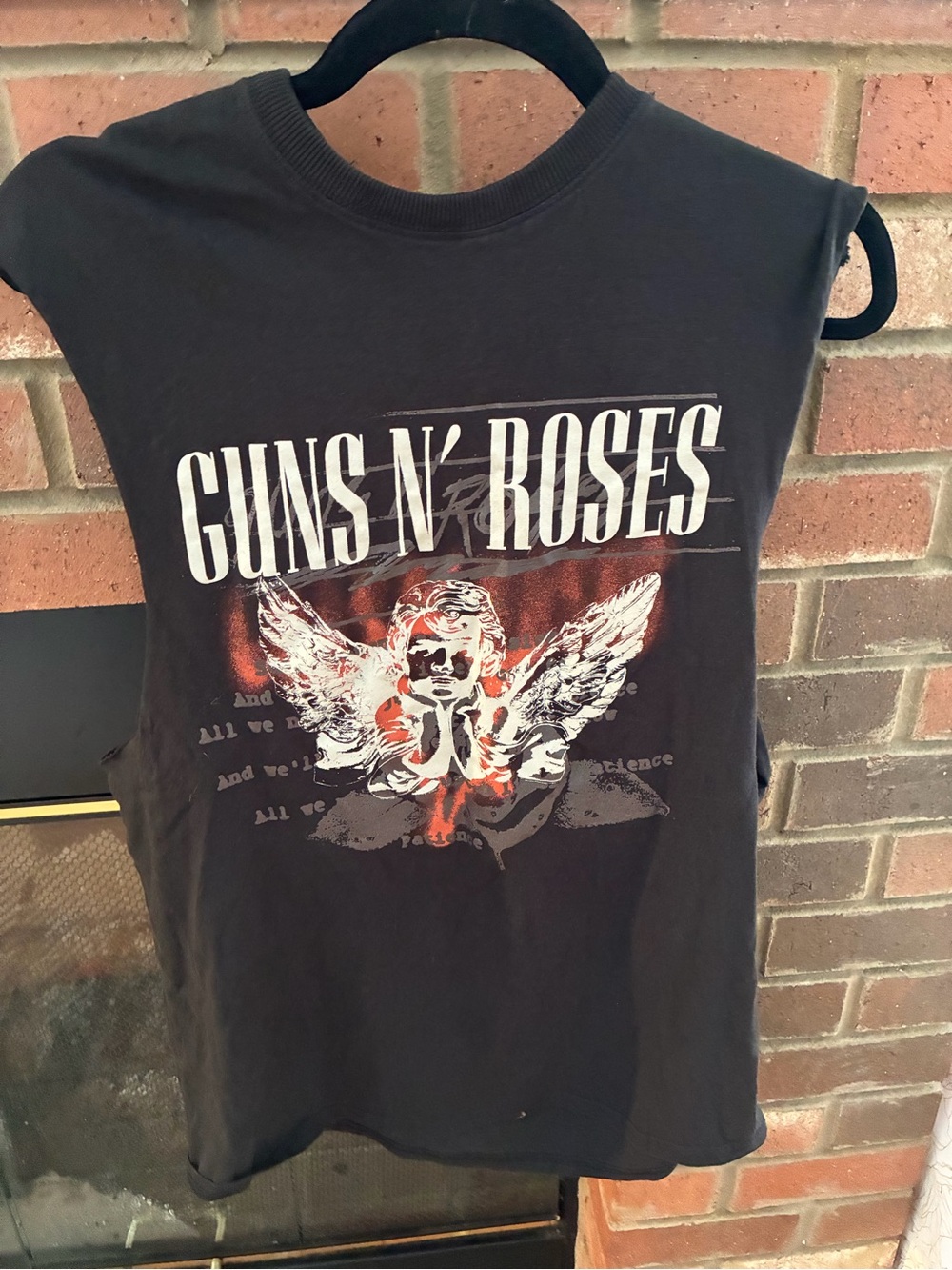 Black Sleeveless Guns n Roses Graphic Tee Small